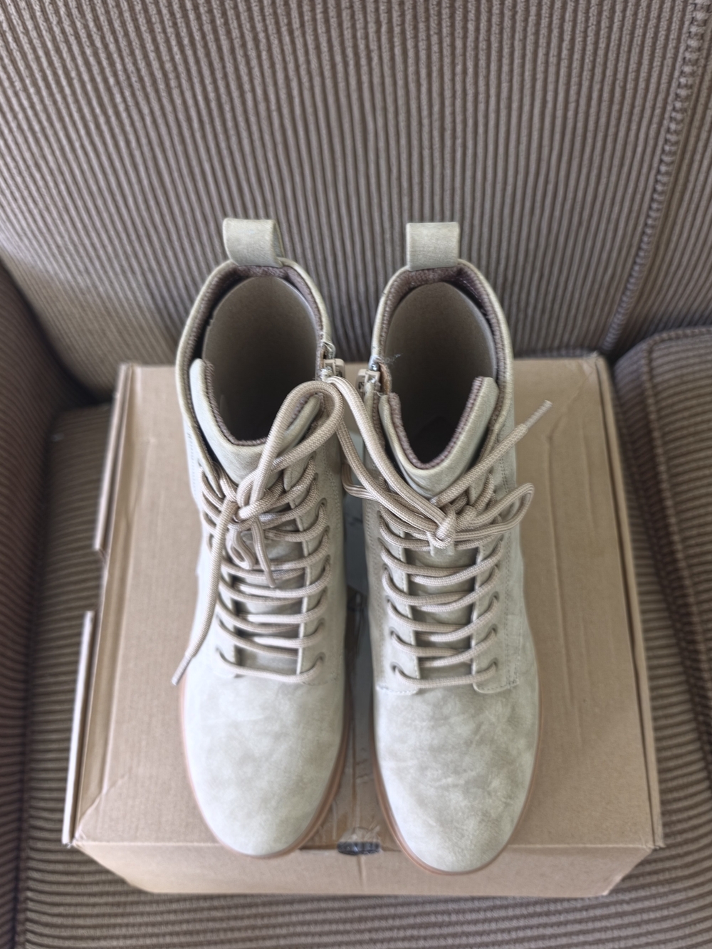 b.ø.c. b.o.c. Lauper Combat Boots Suede Natural NWT Size 9